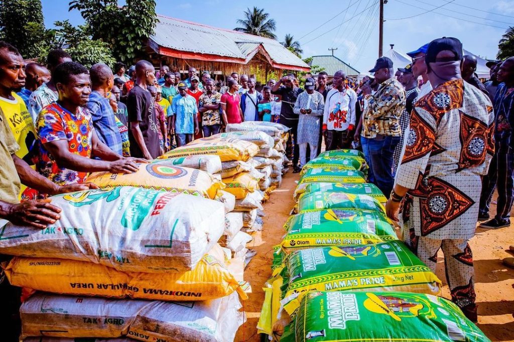 Nigerian Deputy Speaker Distributes Aid to Constituents in Abia State
