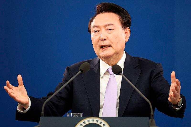 Arrest Warrant Sought for Suspended South Korean President Over Martial Law