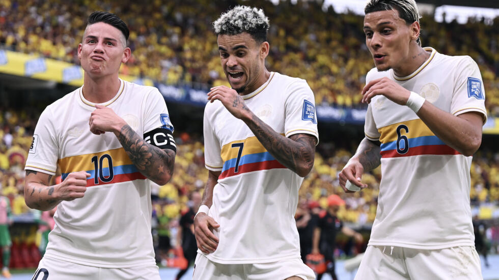 Dominant Colombia Sink Chile; Sanabria Leads Paraguay to Crucial Win