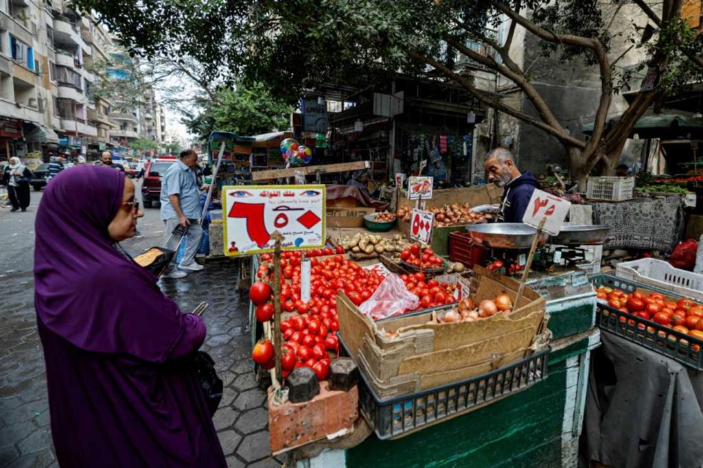 Egypt: Middle Class Faces Tough Choices as IMF Reforms Take Hold