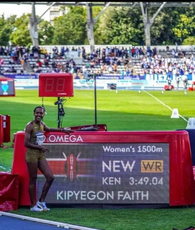 Faith Kipyegon broke her own 1500 m record