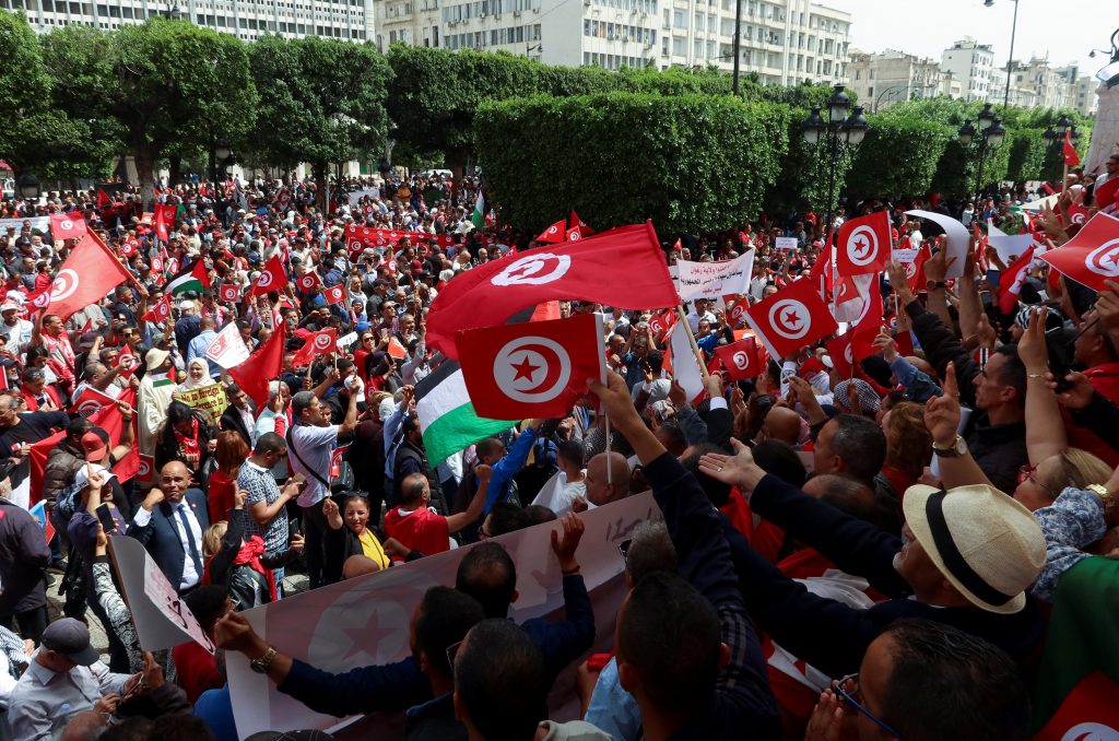 Hundreds of Tunisians Protest Against Repression as Elections Approach