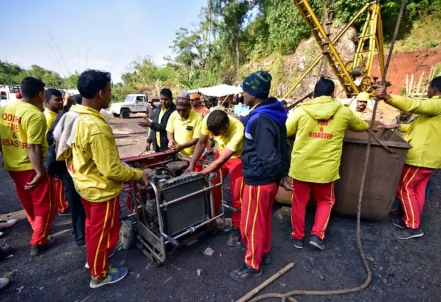 Indian Divers Race to Rescue Trapped Miners in Flooded Pit