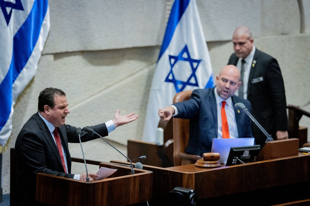 Israel Moves Forward with Bill to Bar Arab Candidates from Local Elections