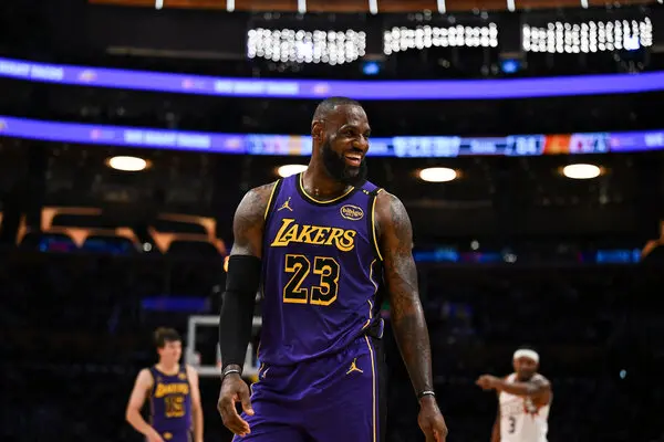 LeBron James Endorses Kamala Harris in Final Push for US Election