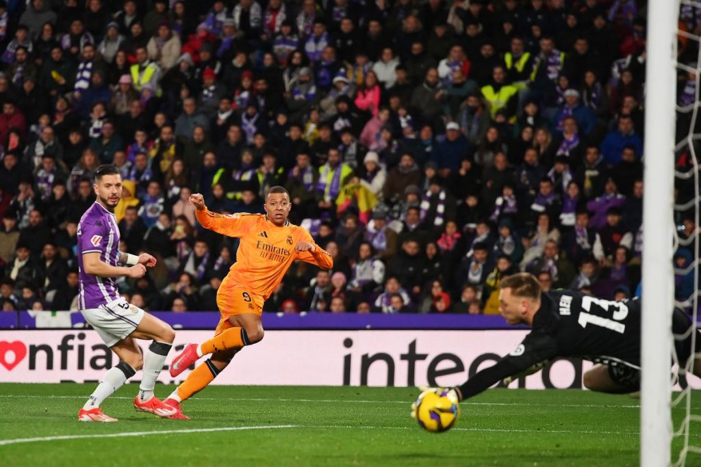 Mbappe Hat-Trick Sends Real Madrid Four Points Clear at La Liga Summit