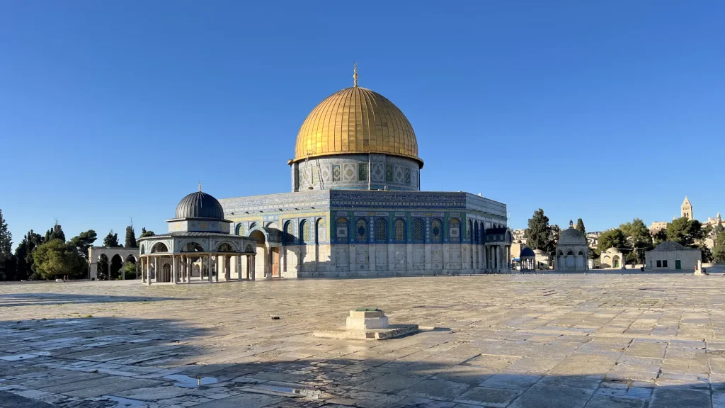 Netanyahu Imposes Restrictions on Ministerial Visits to Al-Aqsa Mosque Amid Tensions