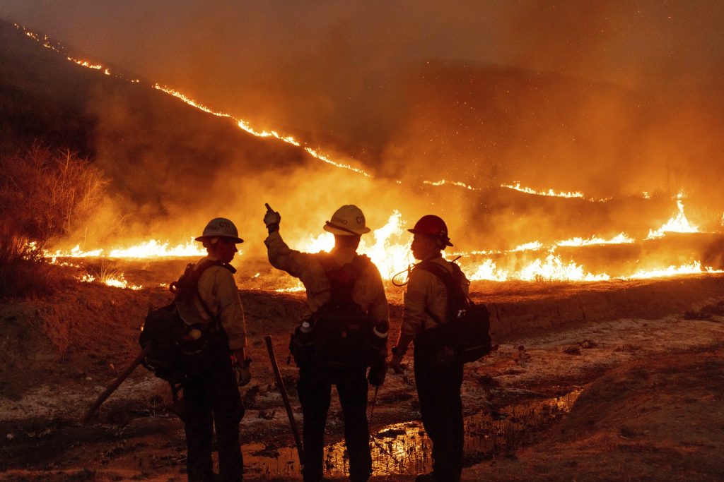 New Wildfire Near Los Angeles Forces Evacuations