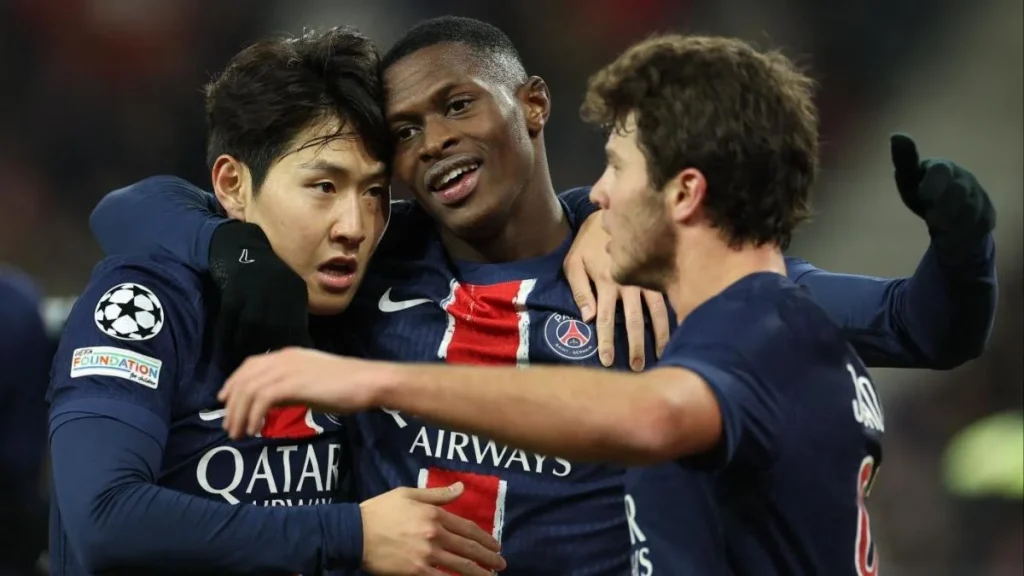 PSG Keep Knockout Hopes Alive with Dominant Salzburg Win