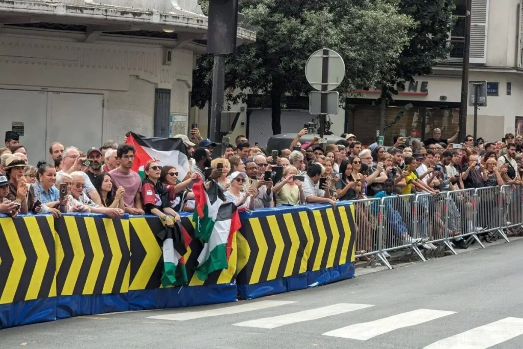 Paris Protesters Display Solidarity with Palestine During Olympic Cycling Event