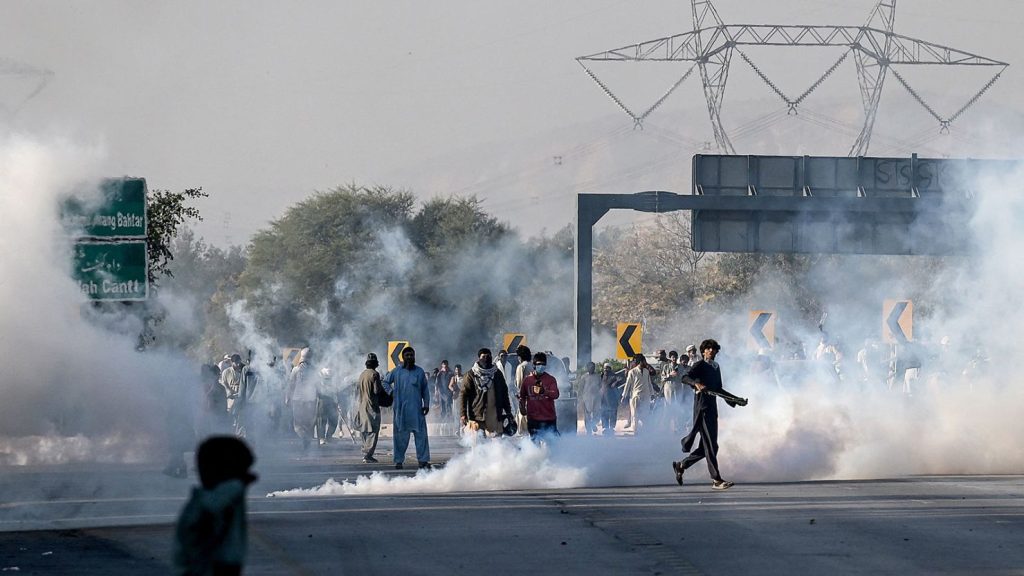 Protesters Supporting Ex-PM Imran Khan Cleared from Islamabad Centre