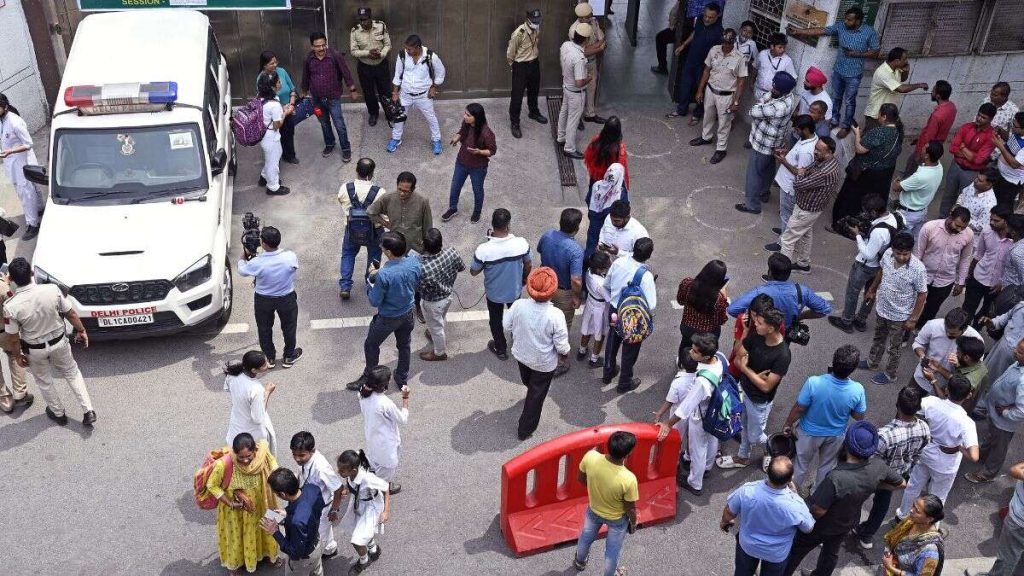 Schools in India Evacuate Students Over Bomb Threats on Monday