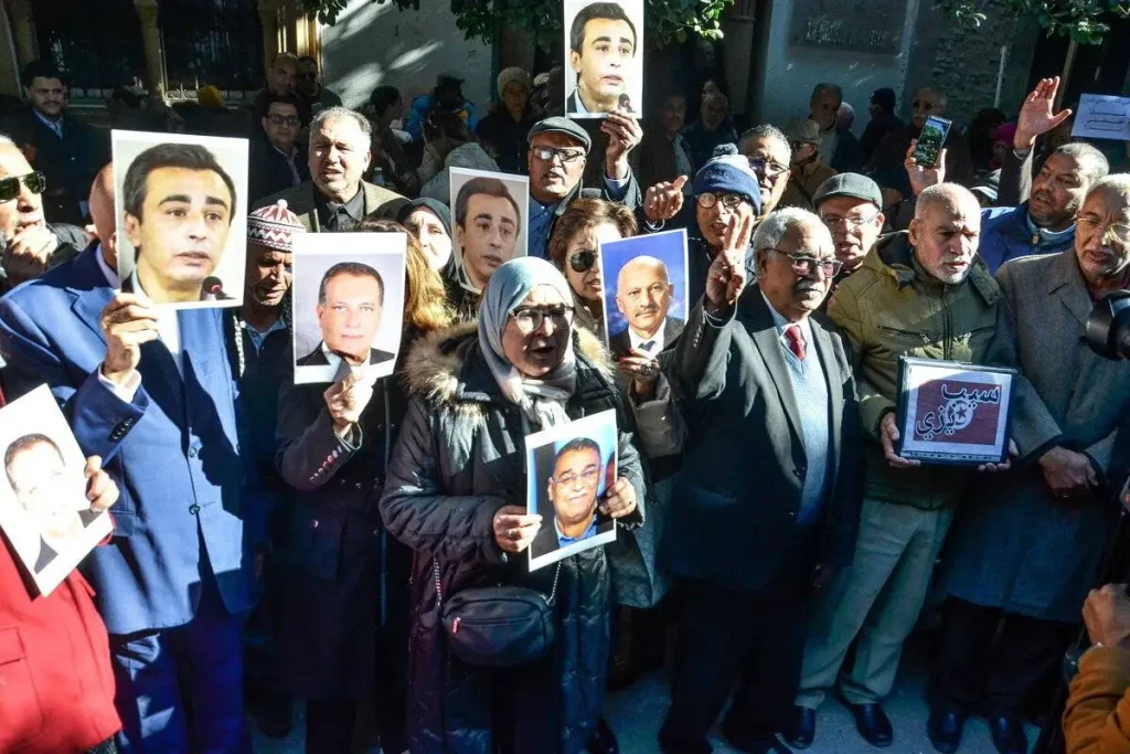 Tunisians Protest for Release of Political Prisoners in Tunis