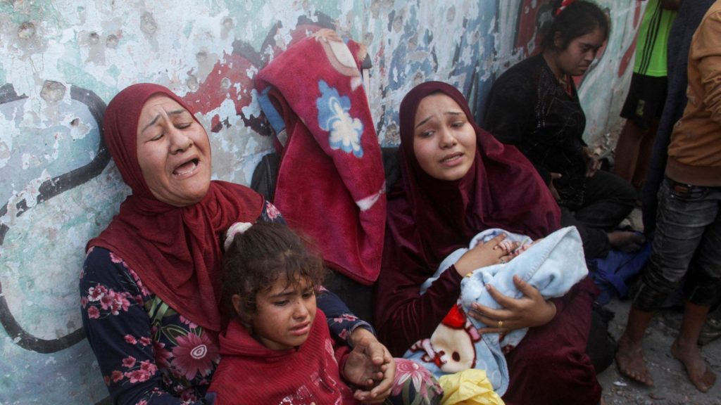 UNRWA: Women and Children Account for 70% of Gaza Casualties