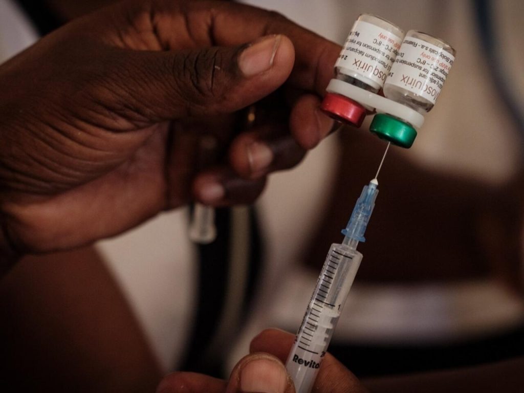 African Heads of State Meet in Paris to Discuss Boosting Vaccine Production in Africa