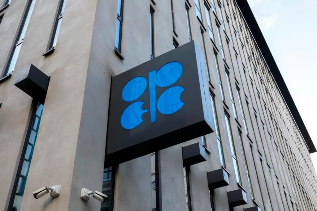 Angola's Departure from OPEC Signals Discontent Over Production Quotas