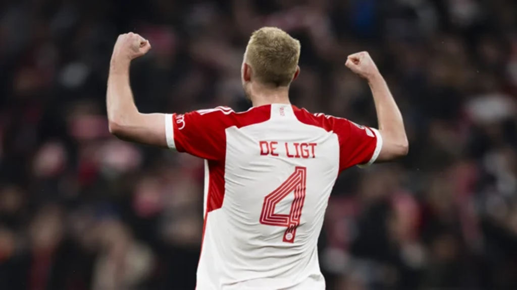 Manchester United offer De Ligt five-year contract