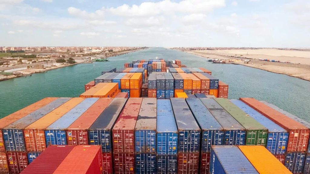 Egypt's Suez Canal Revenues Plunge by 40% Amidst Houthi Attacks