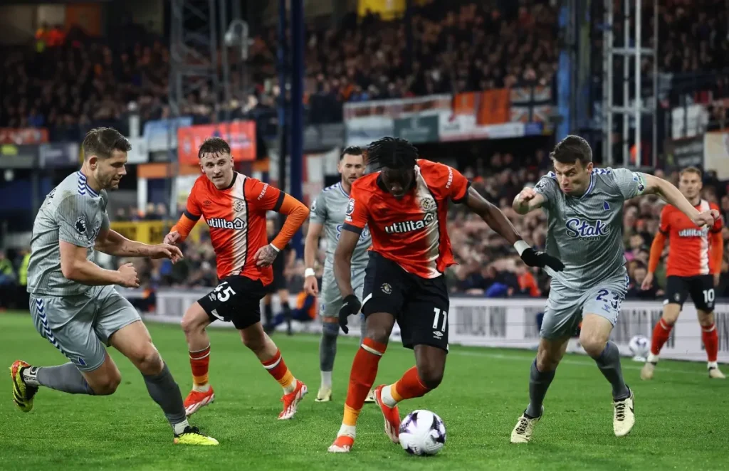 Elijah Adebayo Rescues Luton with Equaliser Against Everton