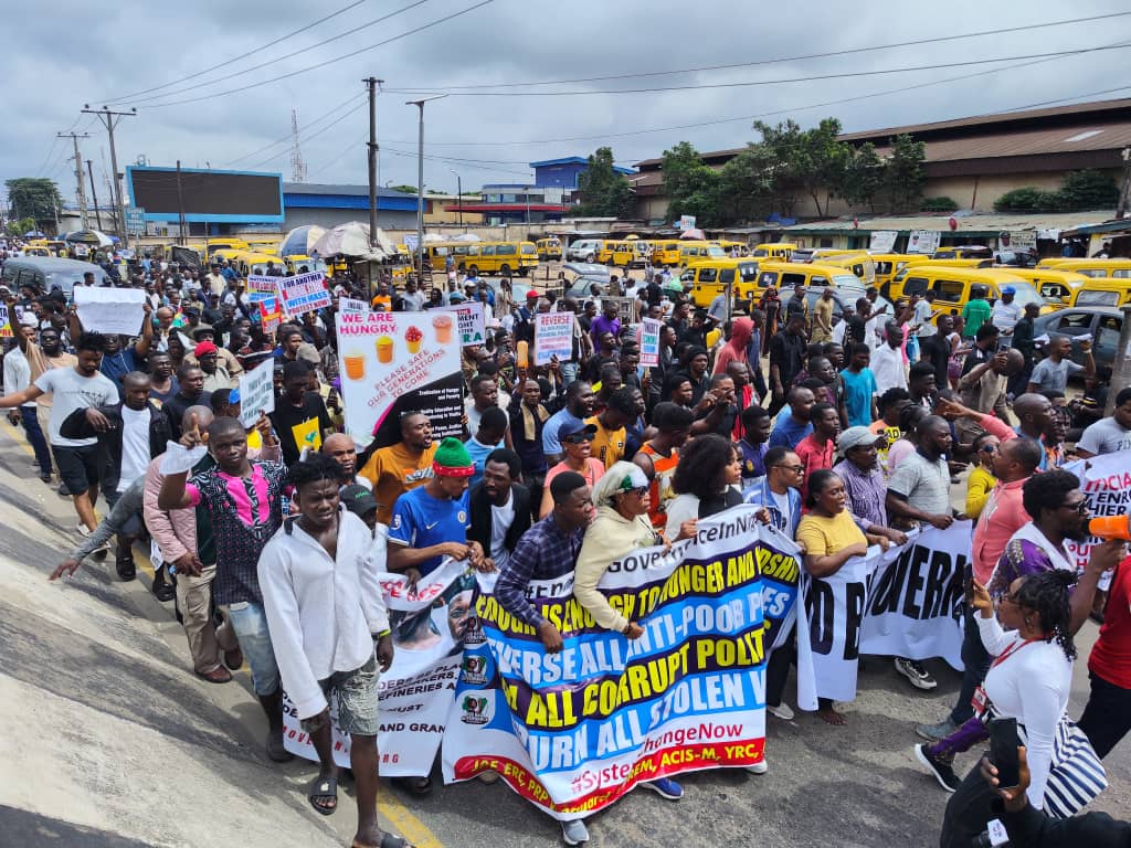 Police allegedly used tear gas to disperse crowds in Lagos