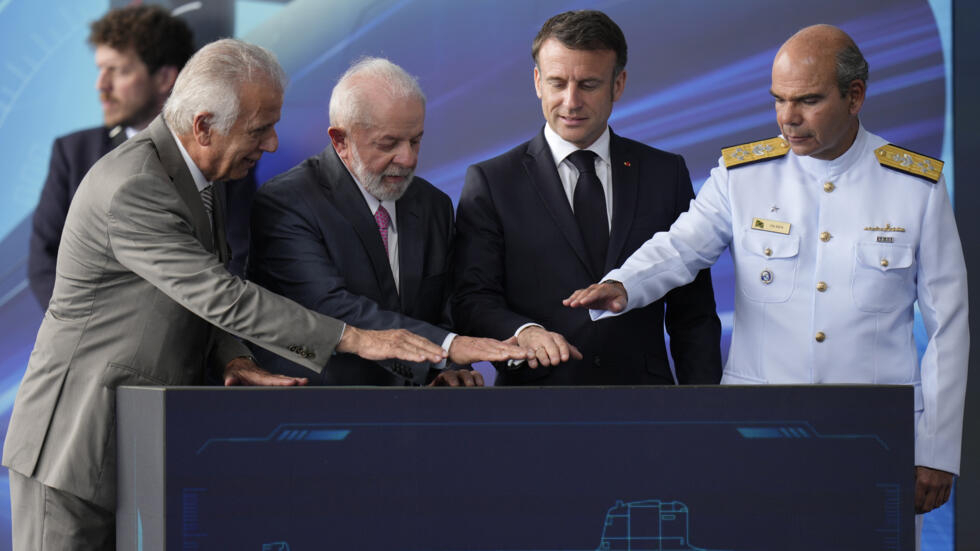 France Offers to Assist Brazil in Developing Nuclear-Powered Submarines