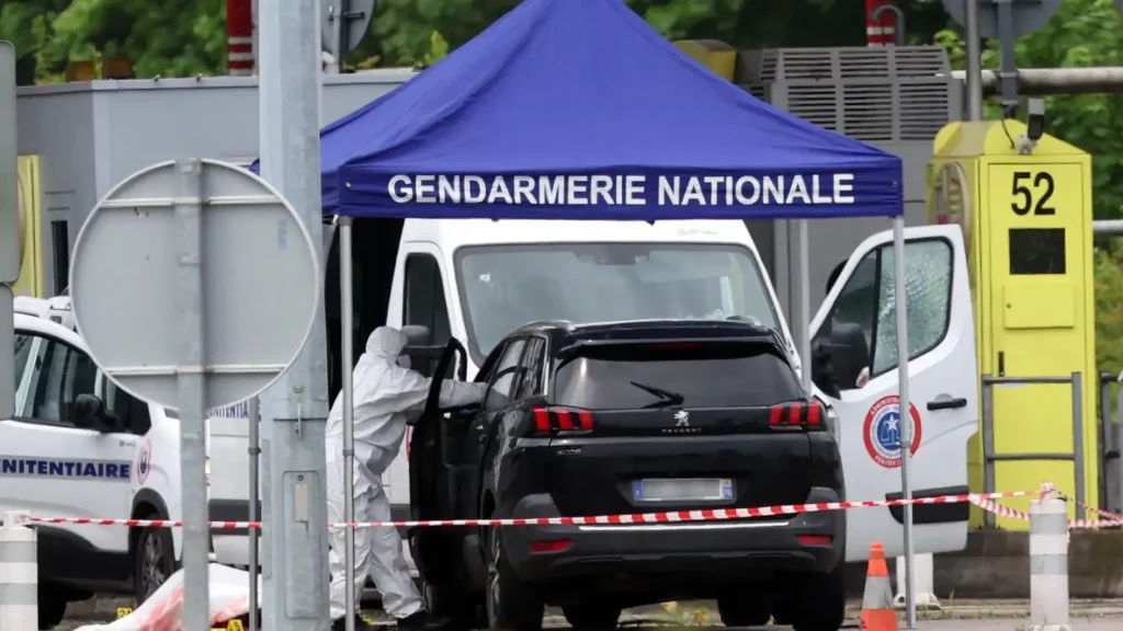 French Police Launch Manhunt After Prison Officers Killed, Inmate Escapes in Ambush