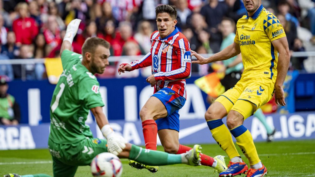 Giuliano Simeone Scores First Goal as Atletico Madrid Defeats Las Palmas