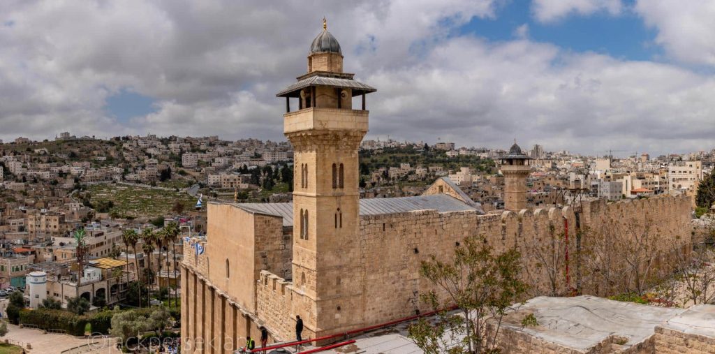 Israel Blocks Call to Friday Prayer at Ibrahimi Mosque in Hebron