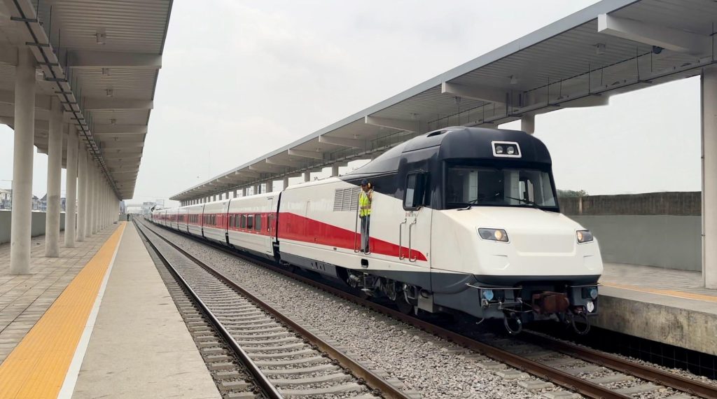 Lagos Red Line Train Service to Transport Over 100,000 Passengers Daily