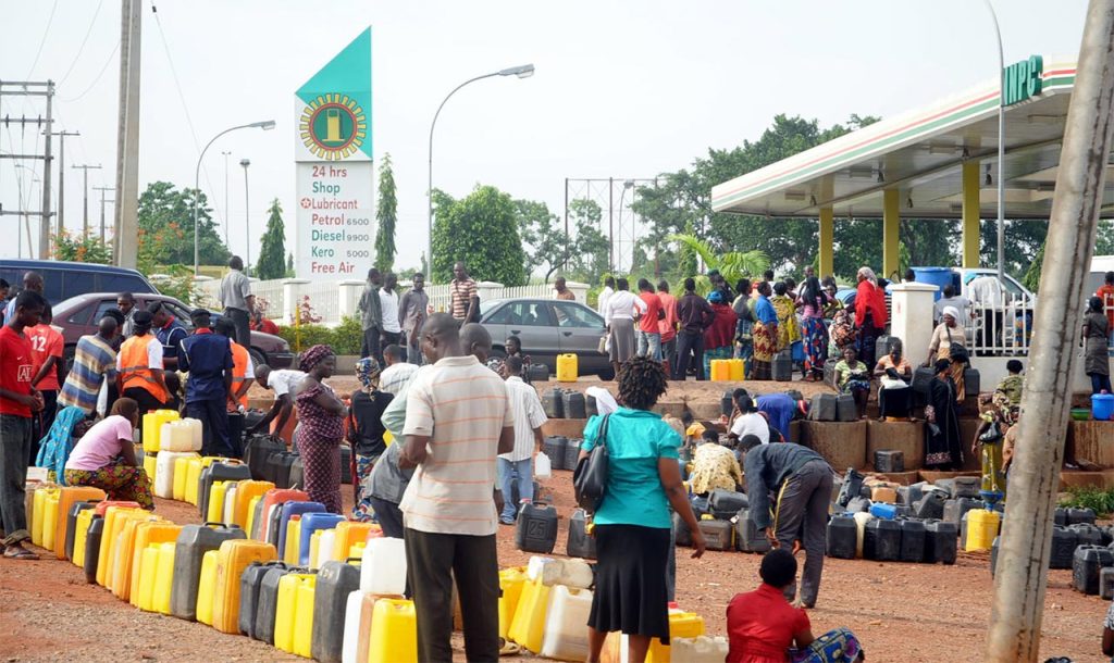 Long Queues Resurface in Abuja as Fuel Scarcity Looms