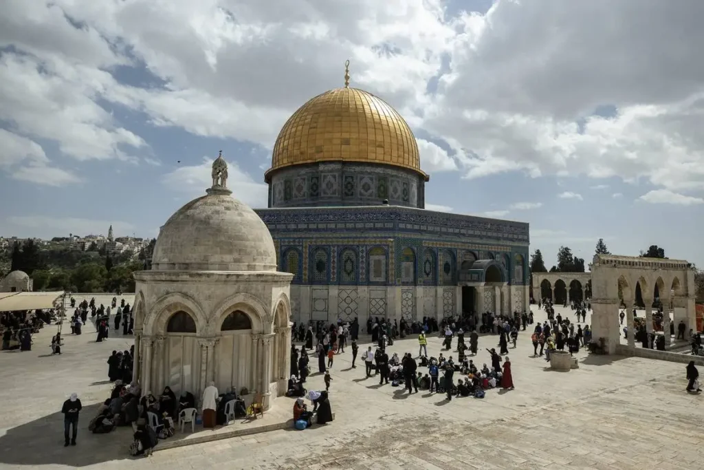 Netanyahu Imposes Restrictions on Ministerial Visits to Al-Aqsa Mosque Amid Tensions