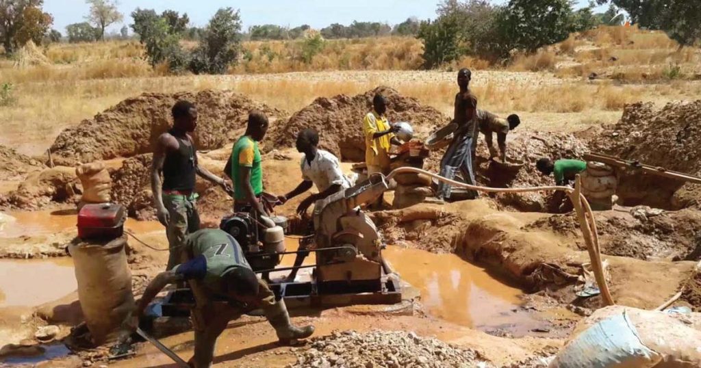 Nigeria: One dead, Over 30 Trapped in Collapsed Mining Site in NIger