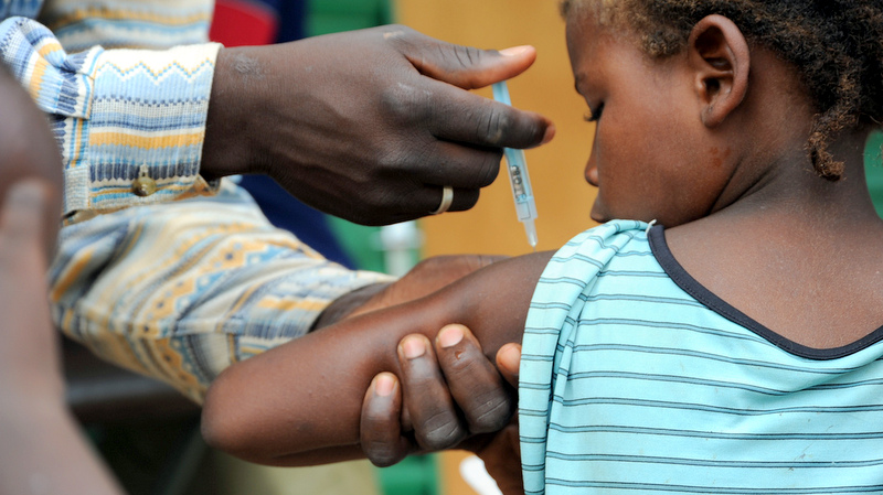 Nigerians Receive Meningitis Vaccines