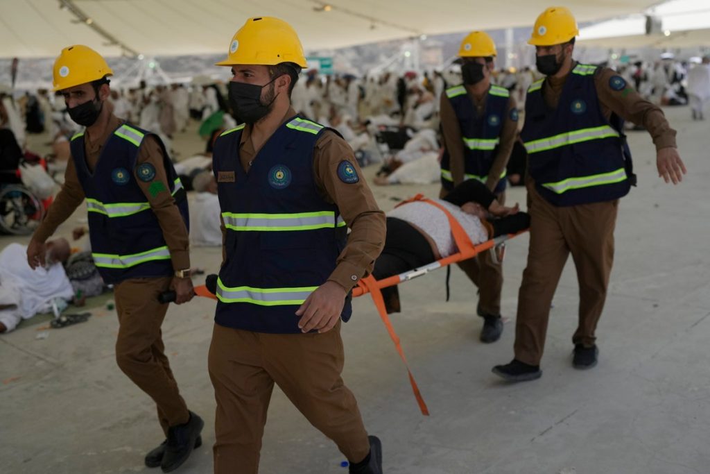 Saudi Arabia: Heat Waves Kill 19 Hajj Pilgrims, 17 Missing