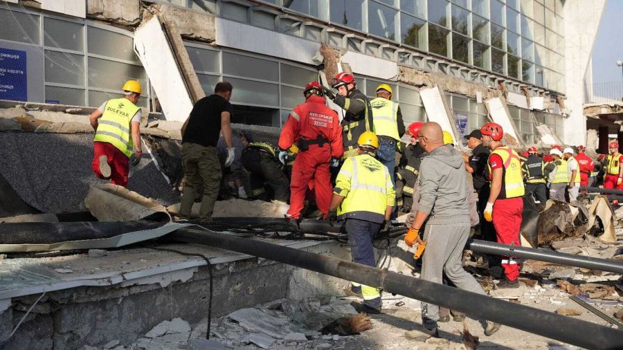 Serbia Arrests 11 Over Train Station Accident that Killed 15