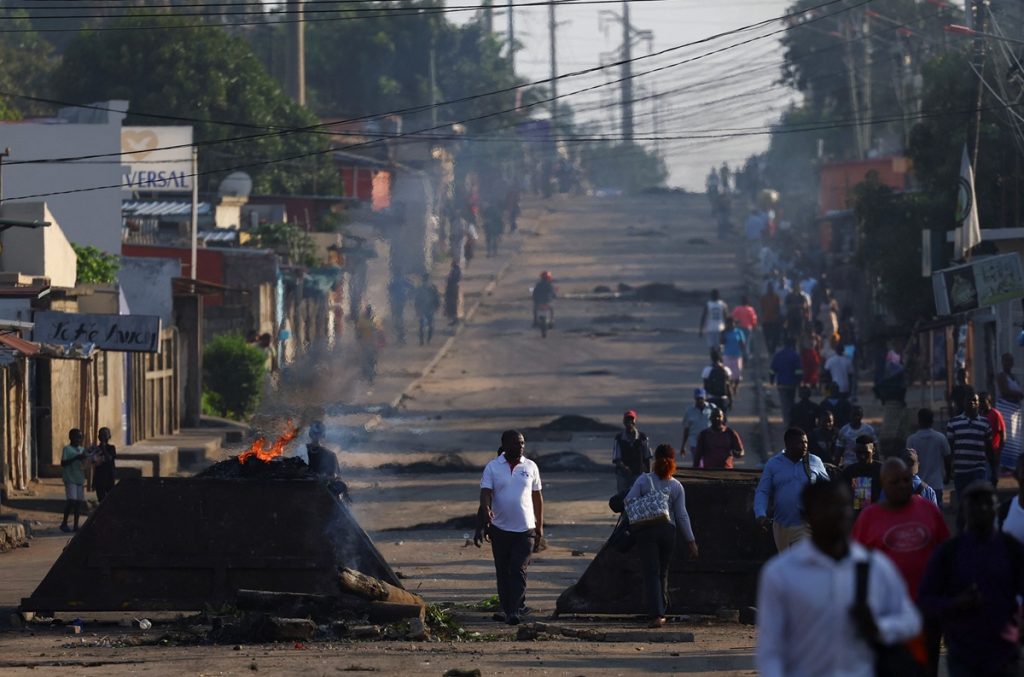 South Africa Shuts Border as Mozambique Protests Escalate