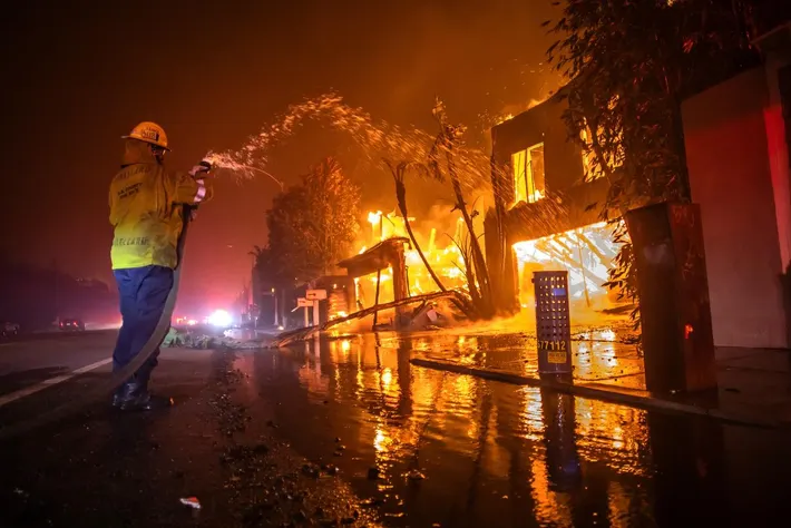 California Wildfires: 24 Dead as Crews Fight Flames on Sixth Day