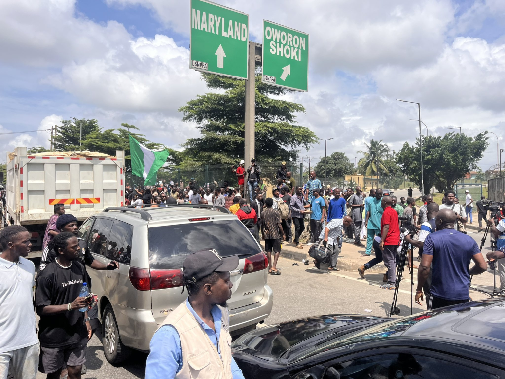 (PICTURES) Day Three of #EndBadGovernance Protests in Nigeria