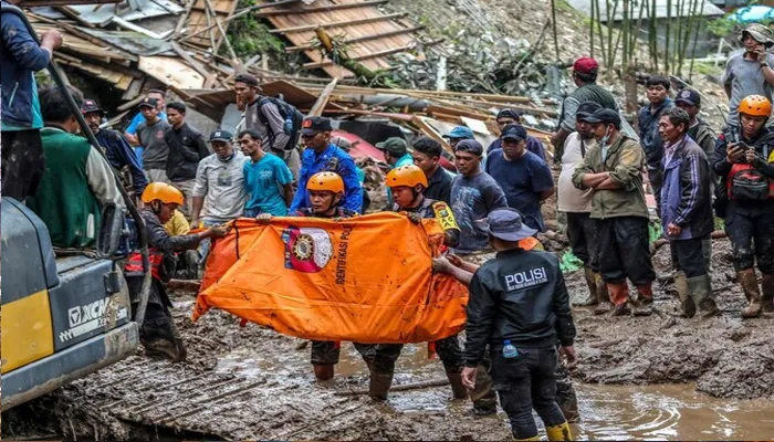 Landslides, Flash Floods Kill 10 in Indonesia’s Java Island