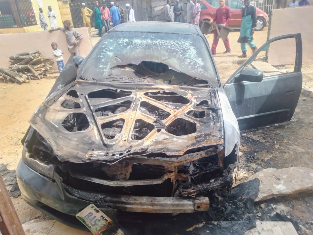 Hoodlums Attack Kogi Monarch's Palace, Set Vehicle Ablaze